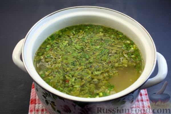 Куриный суп с рисом, щавелем и овощами