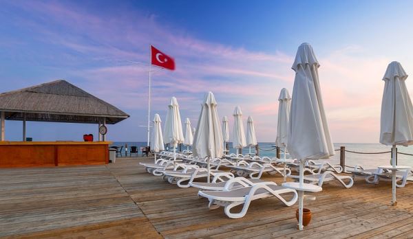 Турция надеется снова открыть курорты для россиян с 1 июня