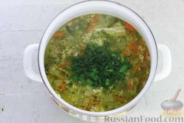 Куриный суп с молодой капустой и вермишелью быстрого приготовления