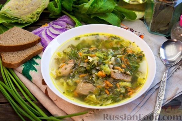 Суп со свининой, молодой капустой, щавелем и шпинатом